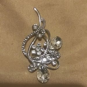 SOLD..ACCESSORIES/BEAUTIFUL VINTAGE STYLE BROACH/PENDANT